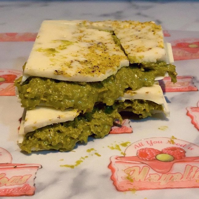 Pistachio Vermicelli Kunafa bites with Pomegranate bites… NEW …VIRAL Dubai Chocolate….Milk,White & Dark